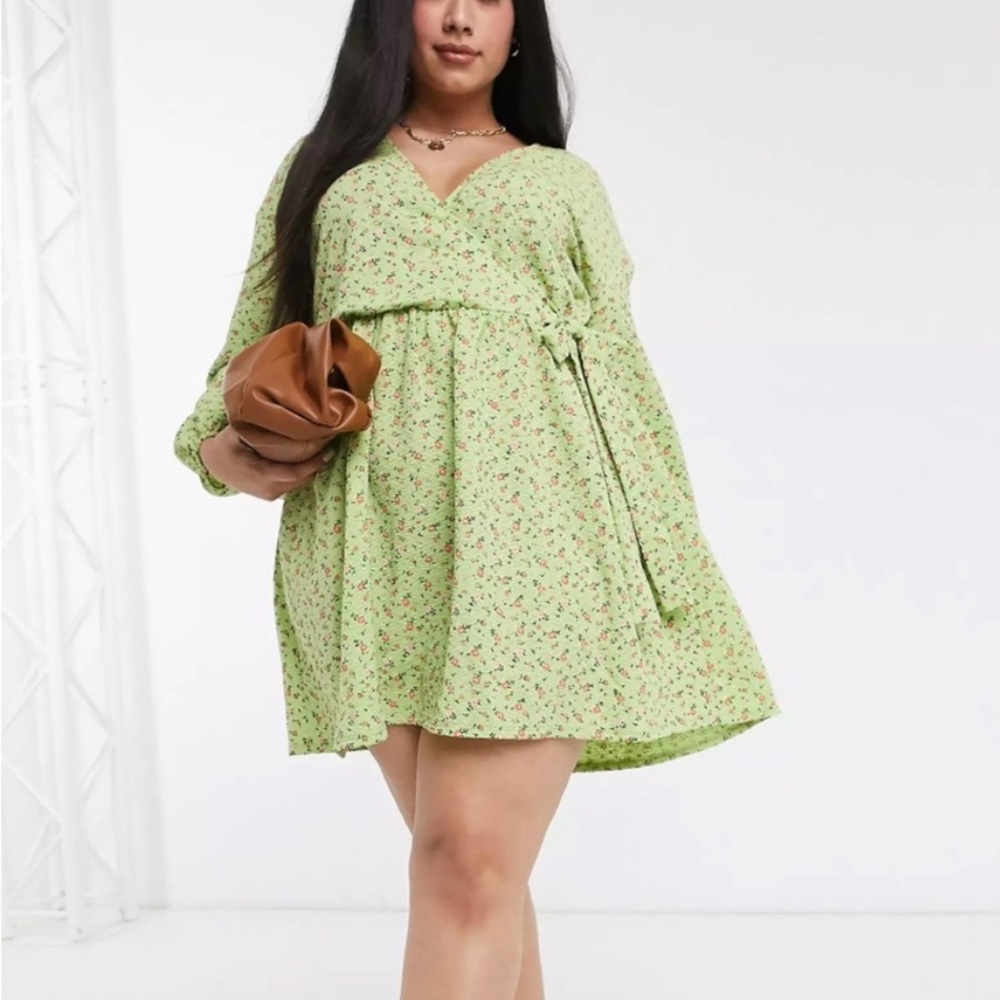 ASOS DESIGN Curve Women’s mini green ditsy floral faux wrap dress fairy size 18